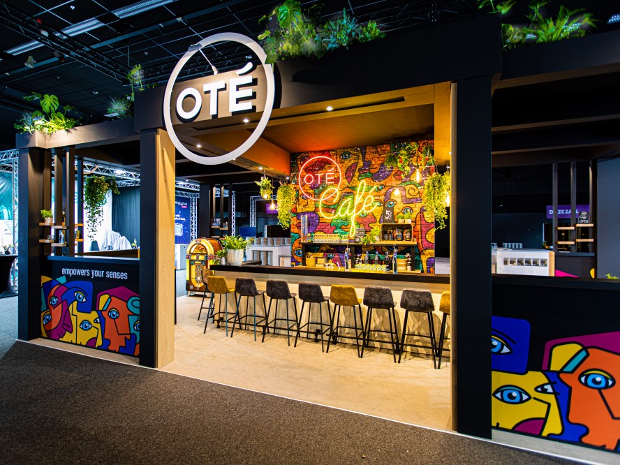 stand modern café